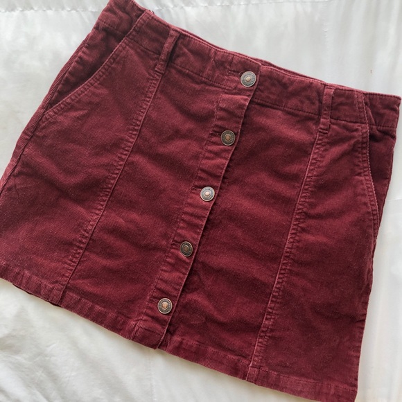 Button-up Skirt - Picture 3 of 3